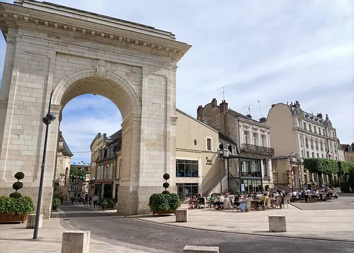 Nevers A La Porte De Paris