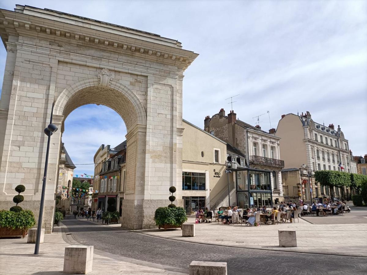 A La Porte De Paris Apartment